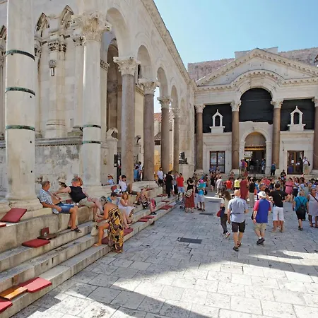 Stunning Home In Split With Wi-Fi Holiday home *